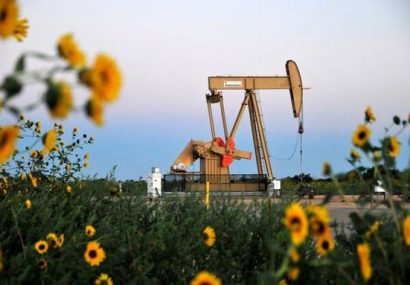 بازارهای نفت دچار مازاد عرضه می‌شوند