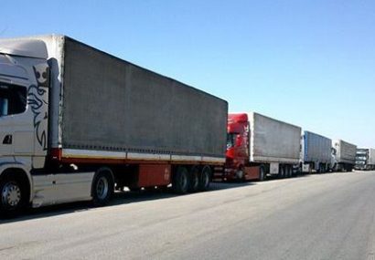 مرز ترکیه همچنان به روی کالا‌های ایرانى بسته است/ ورود کامیون‌های ترک به ایران ممنوع شد