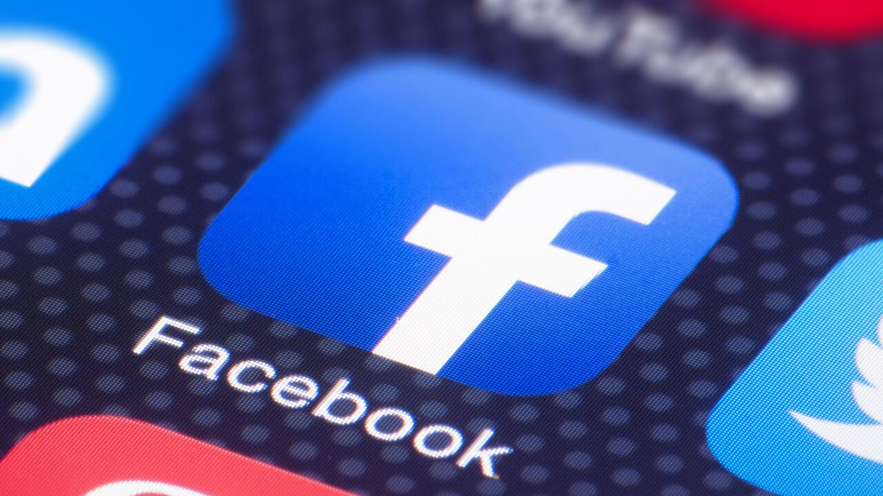فیسبوک مدارک موثق برای دستگیری قاچاقچی ها را پاک می کند