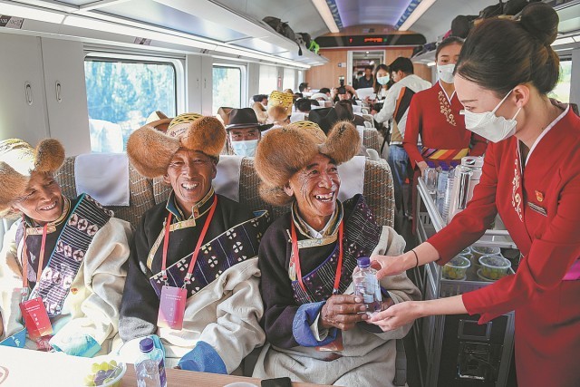 خط آهن تبت سفری سریع، ایمن و دلپذیر ارائه می‌دهد